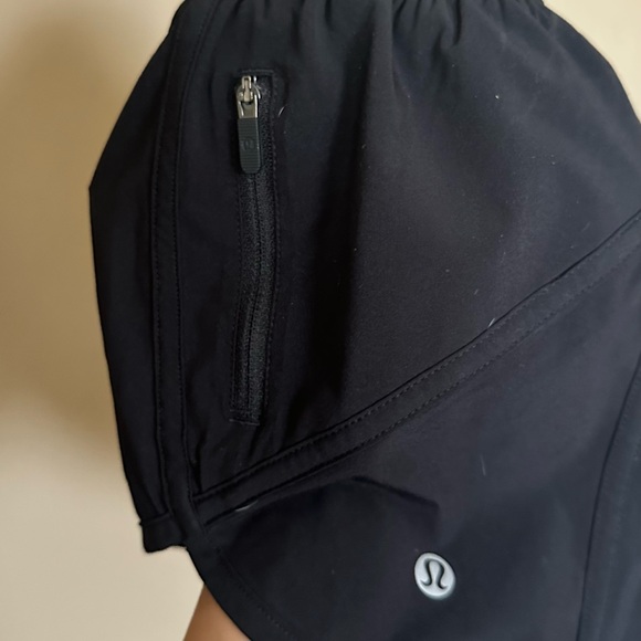 Lululemon tracker LR short - Picture 5 of 6
